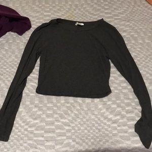 Grey cropped long sleeved shirt